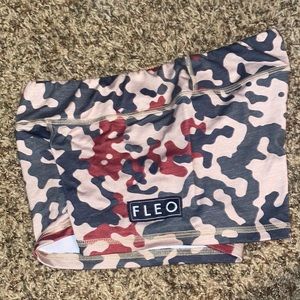 Fleo shorts size medium